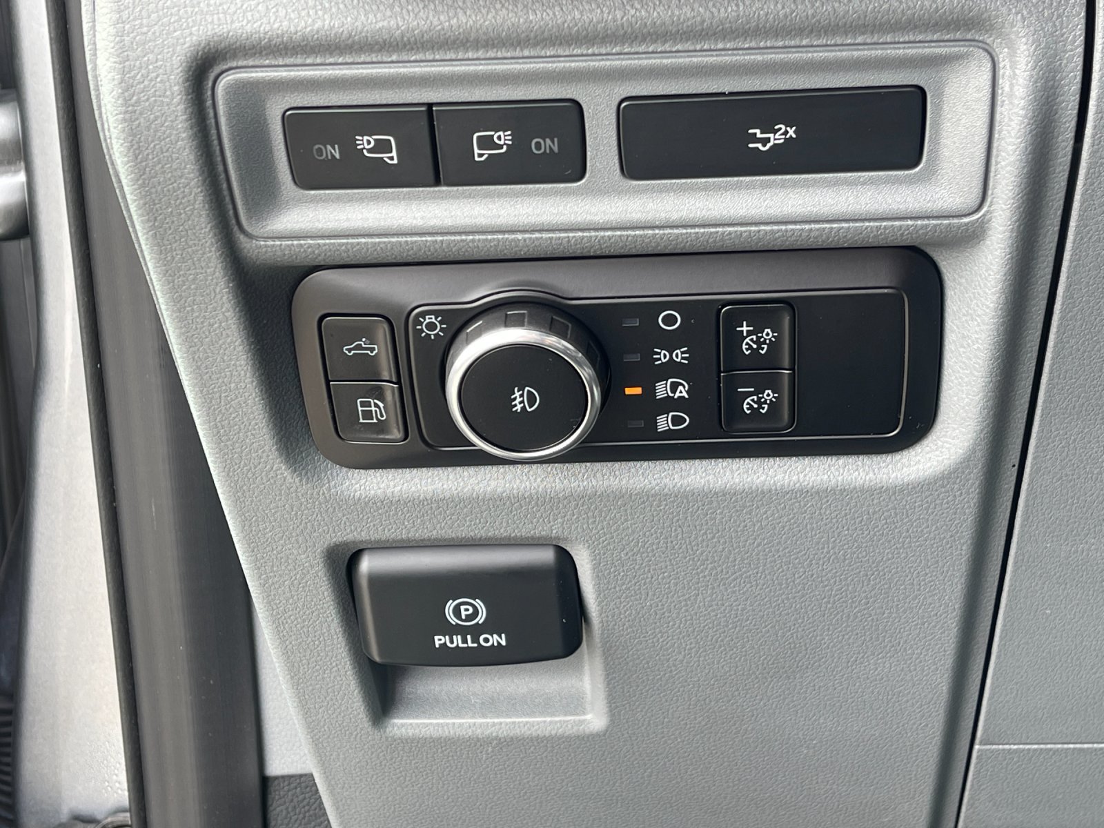 Used 2024 Silver Metallic Ford XLT image 30