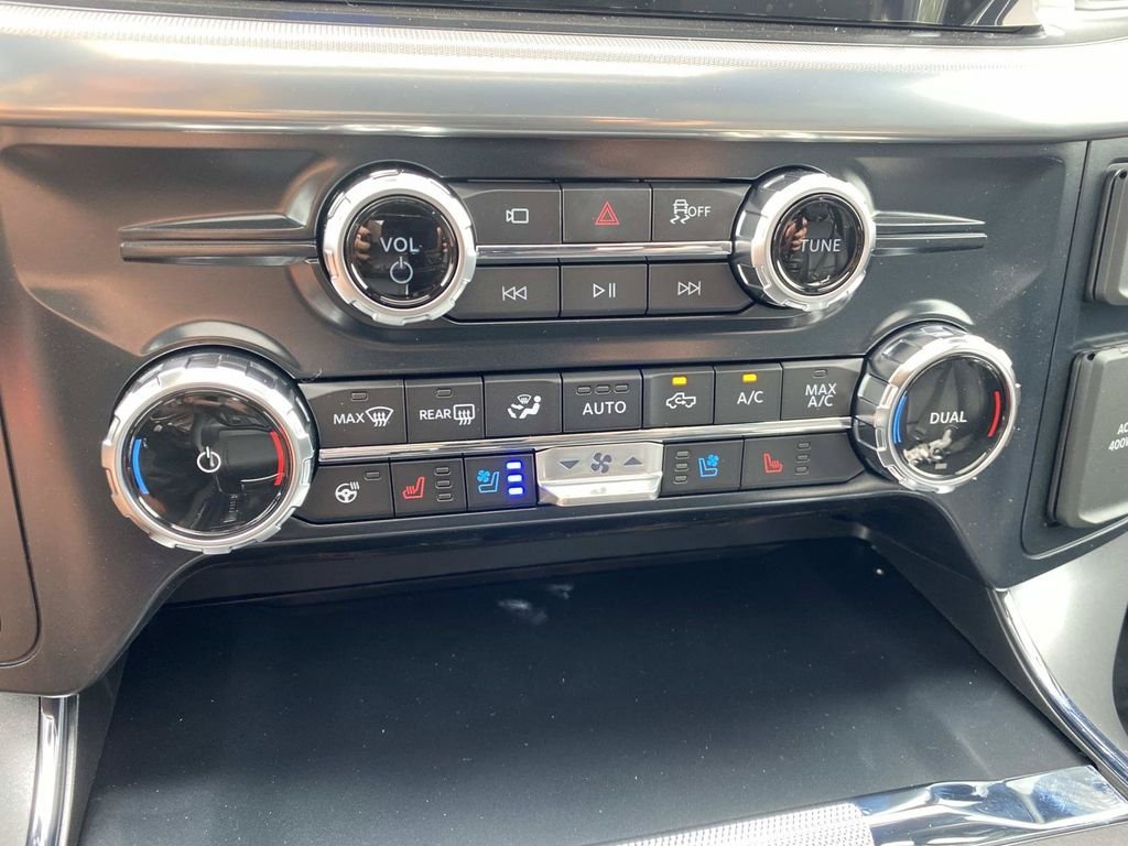 New 2026 Carbonized Gray Metallic Ford Lariat® image 18