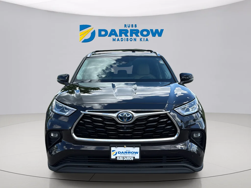 Used 2020 Amber Toyota Limited image 8