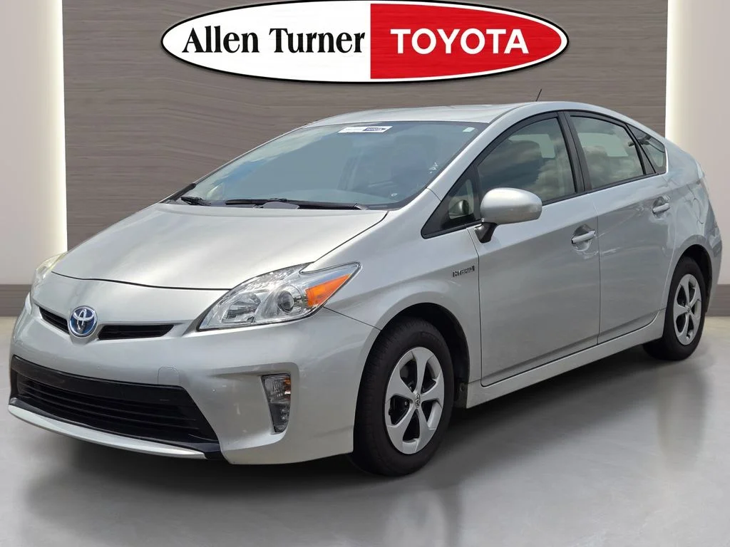Used 2015 Silver Toyota Two image 3