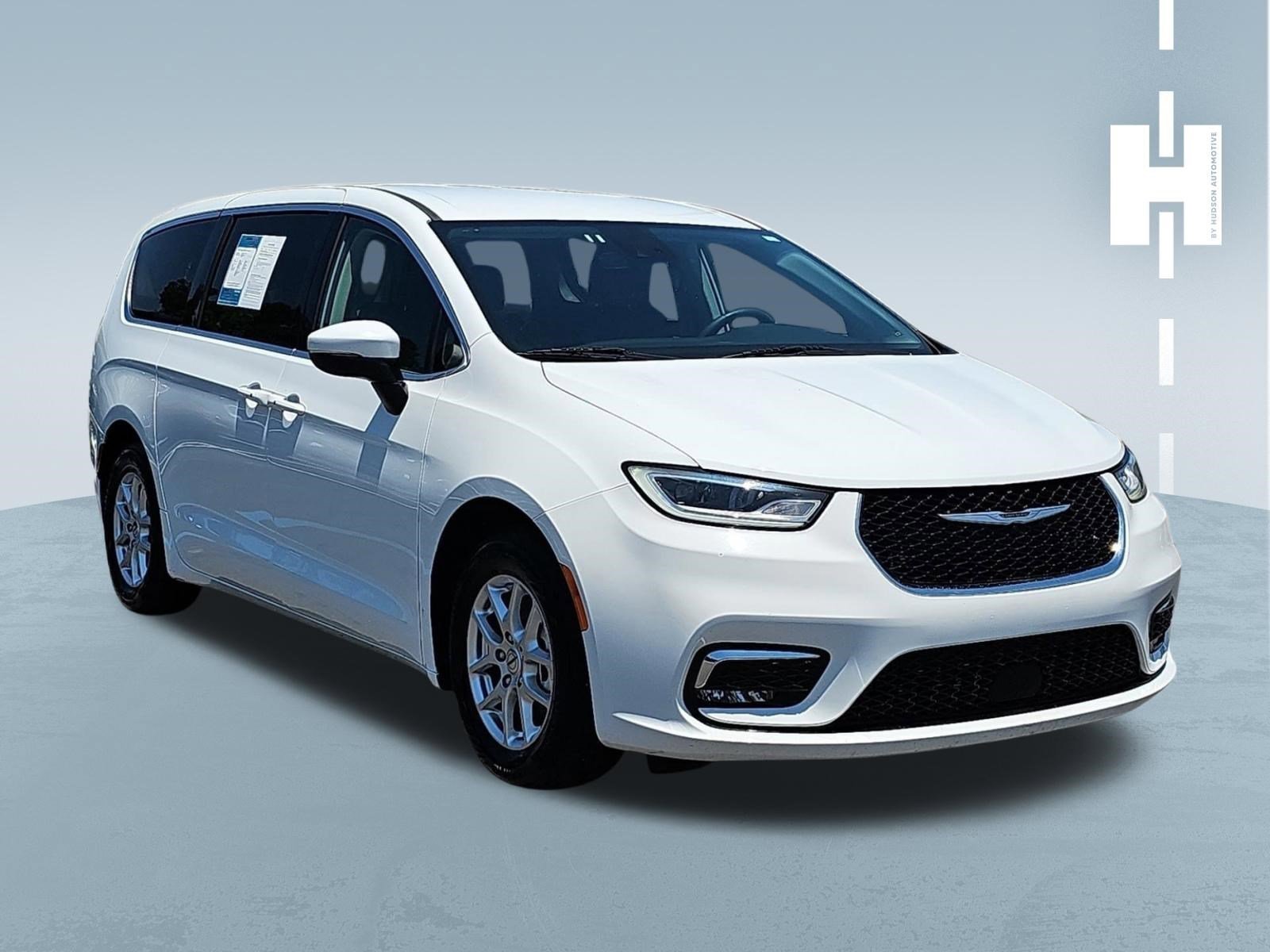 Used 2023 Bright White Clearcoat Chrysler Touring L image 1