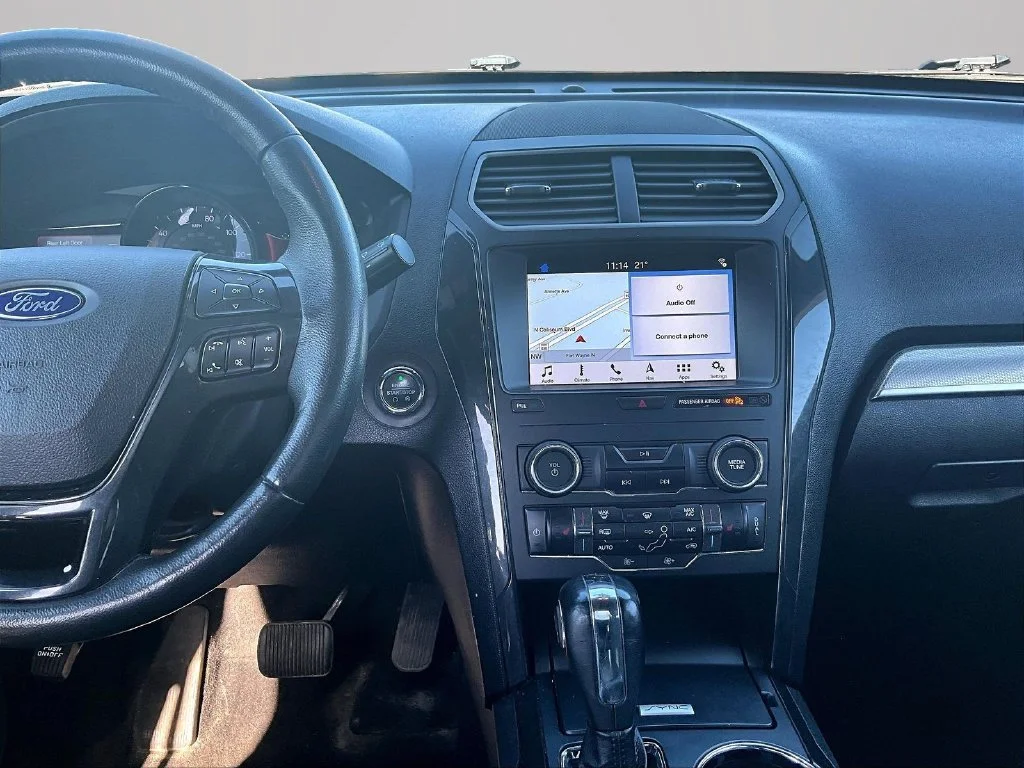 Used 2019 White Ford XLT image 7