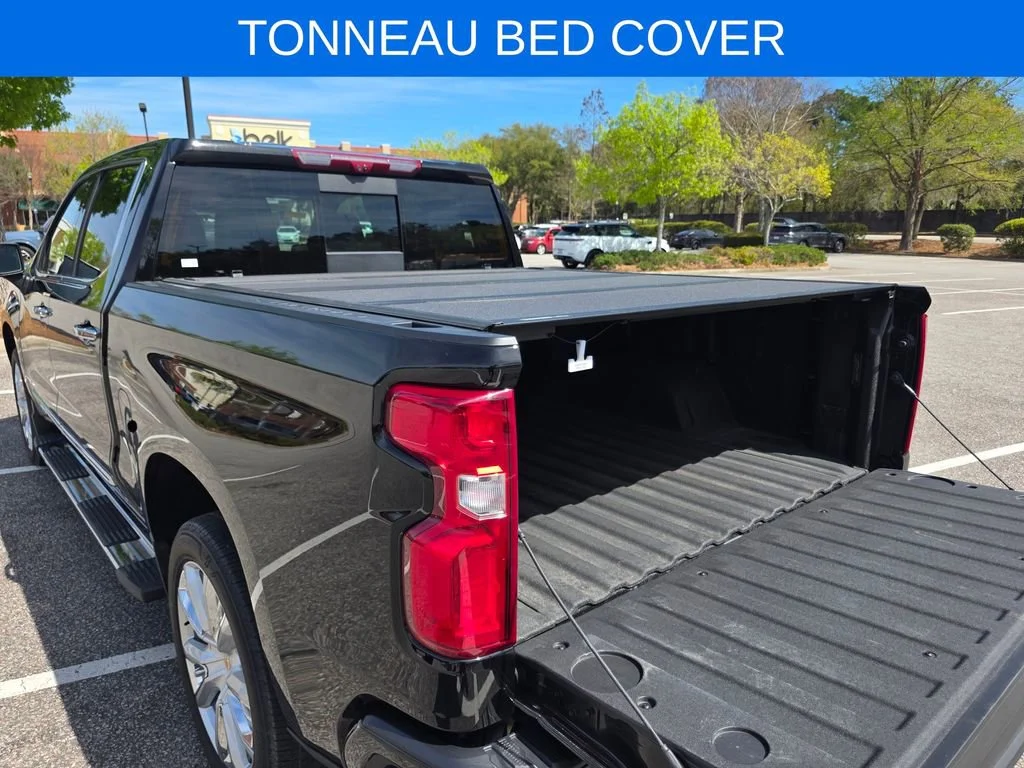 Used 2025 Black Chevrolet High Country image 37