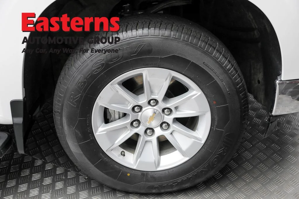 Used 2024 White Chevrolet LT image 28