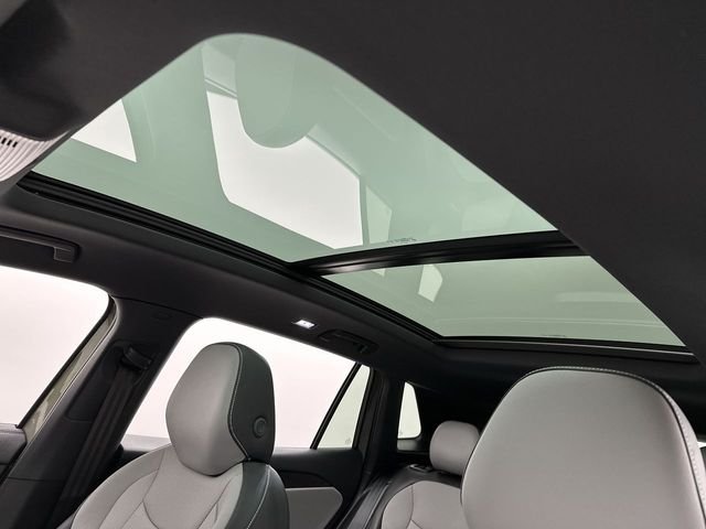 Certified Used 2026 Green Volkswagen SE R-Line Black image 21