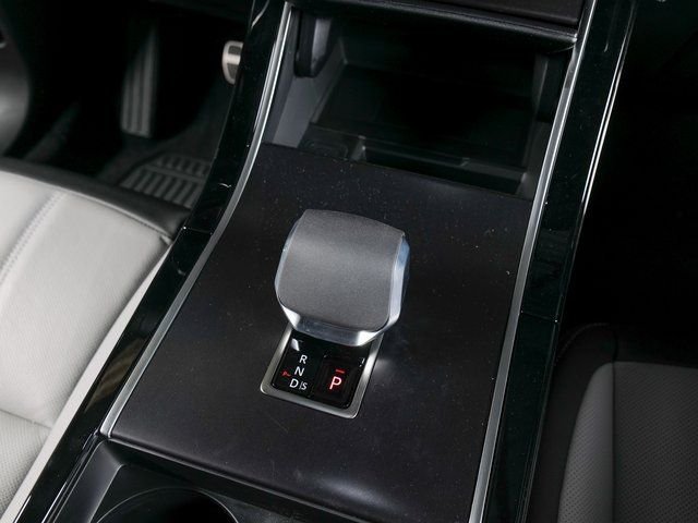 New 2026 Fuji White Land Rover Hoxton Edition image 13
