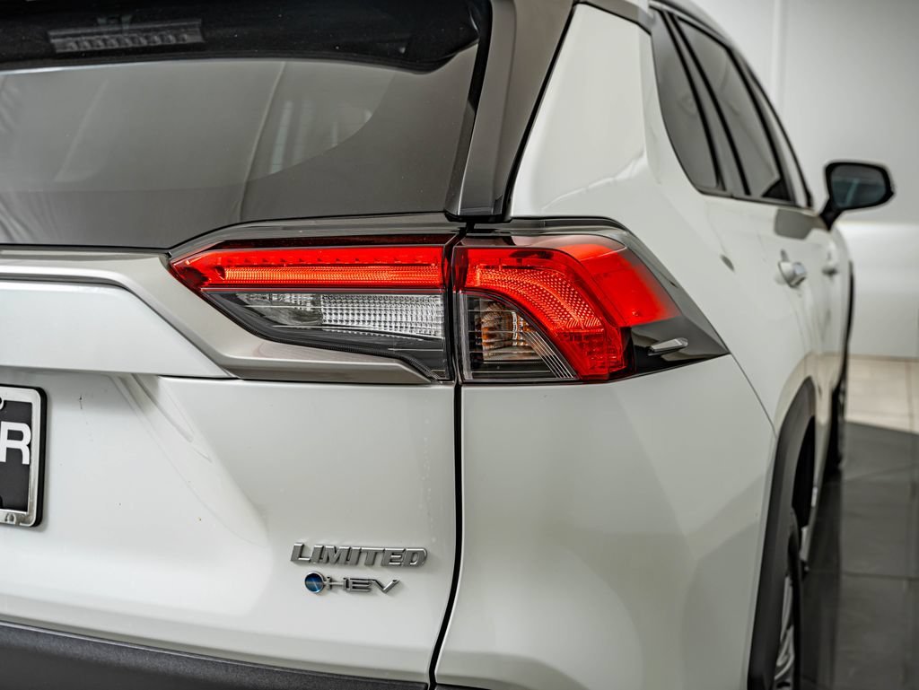 Used 2025 Pearl Toyota Limited image 15