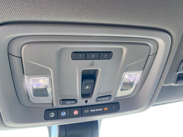 Used 2020 Black GMC SLT image 29