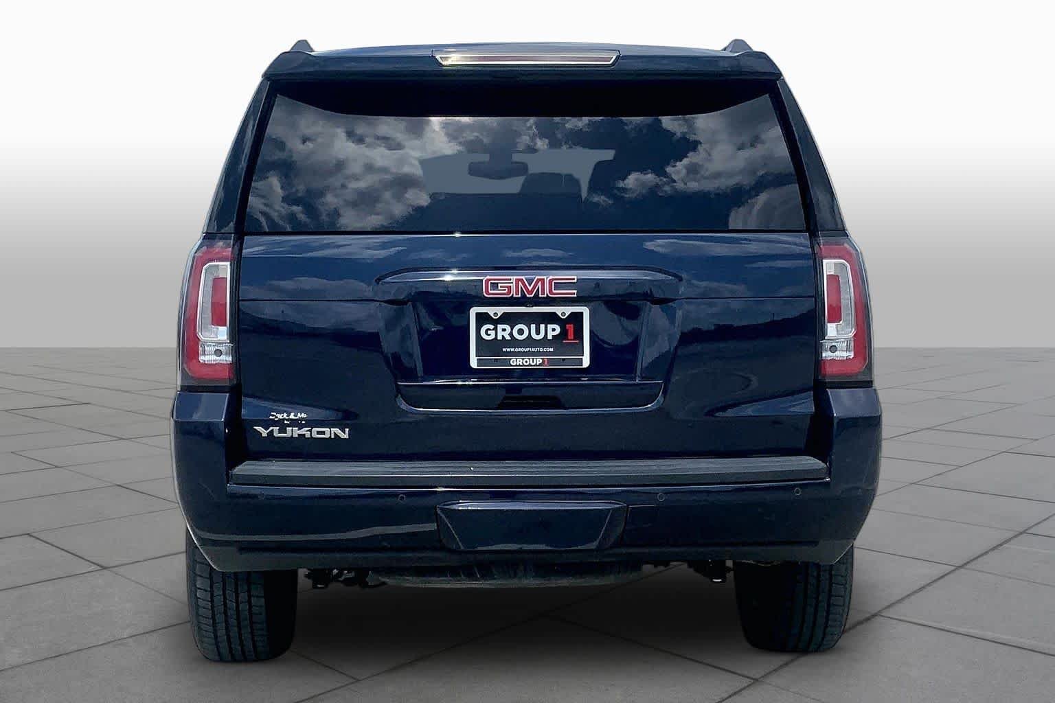 Used 2018 Dark Sapphire Blue Metallic GMC SLE image 4