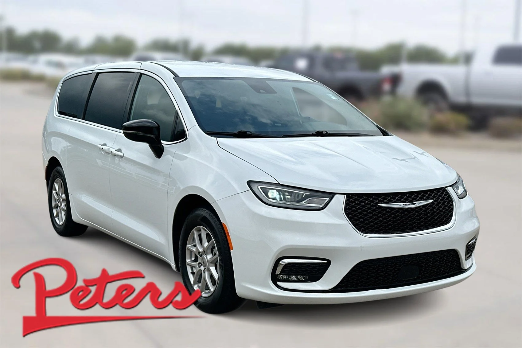 2025 Chrysler Pacifica Select's photo
