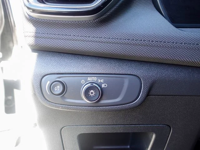 Used 2025 White Chevrolet LS image 16
