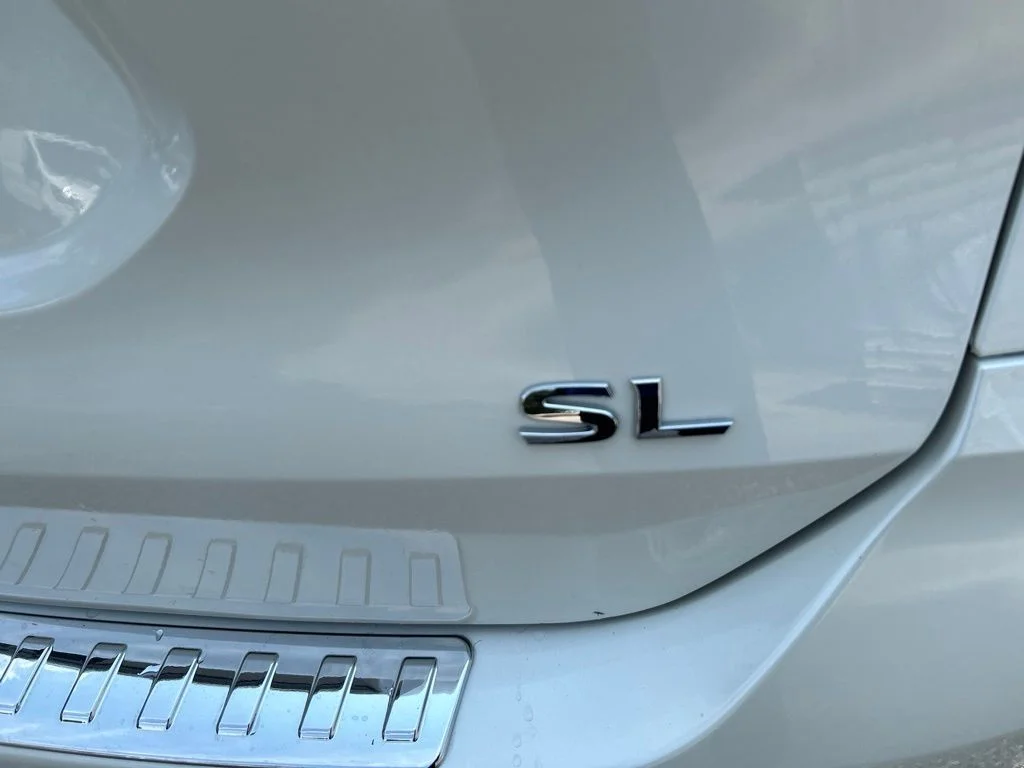 Used 2019 White Nissan SL image 10