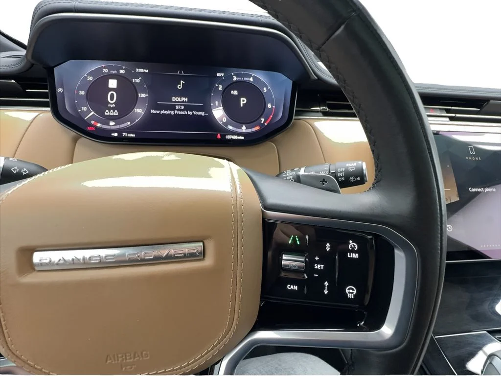 Used 2024 Blue Land Rover SE image 39