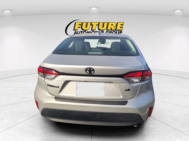 Used 2023 Silver Toyota LE image 4