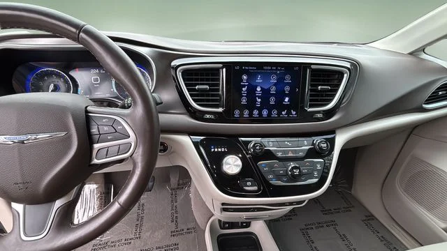 Used 2017 Gray Chrysler Touring L Plus image 11