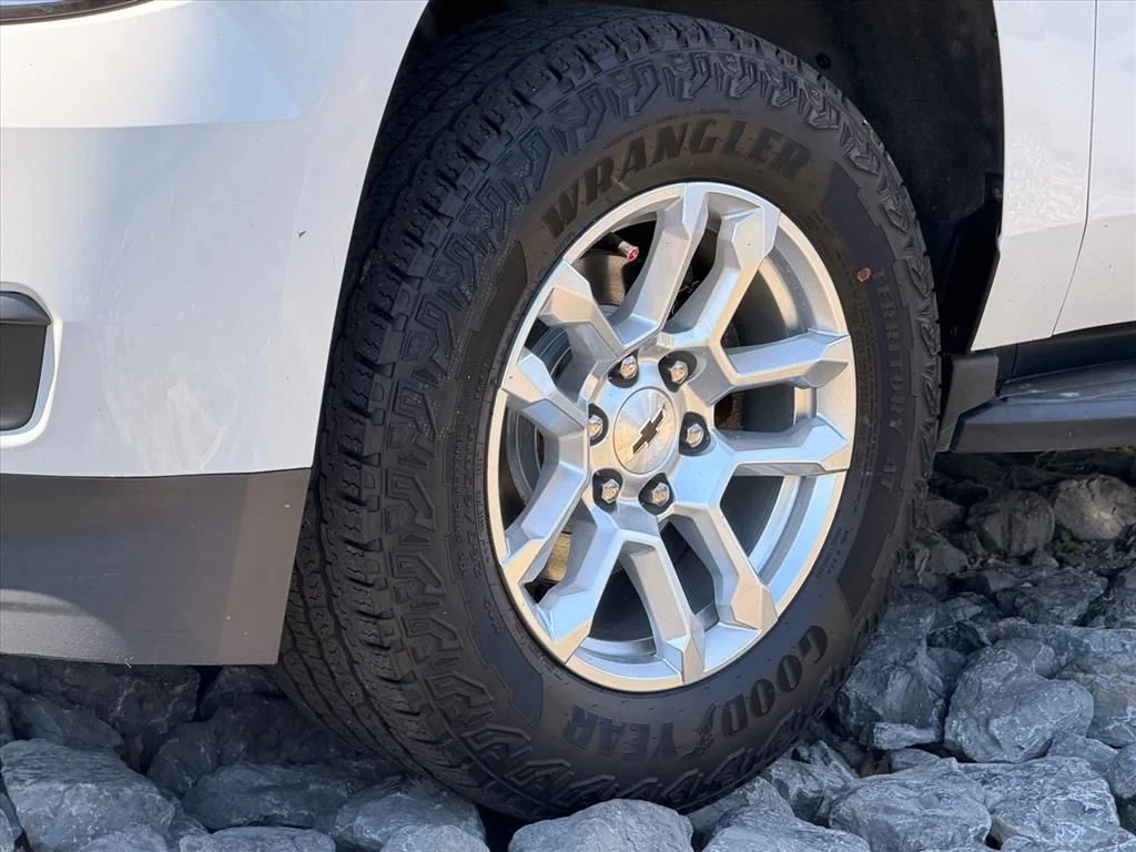 Used 2020 White Chevrolet LT image 33