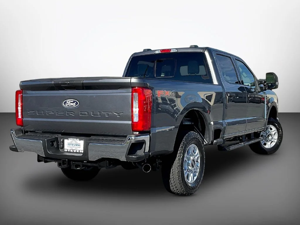 New 2027 Carbonized Gray Metallic Ford F-250® XLT image 16