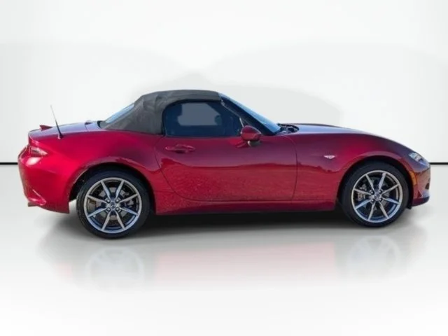 Used 2023 Red Mazda Grand Touring image 3
