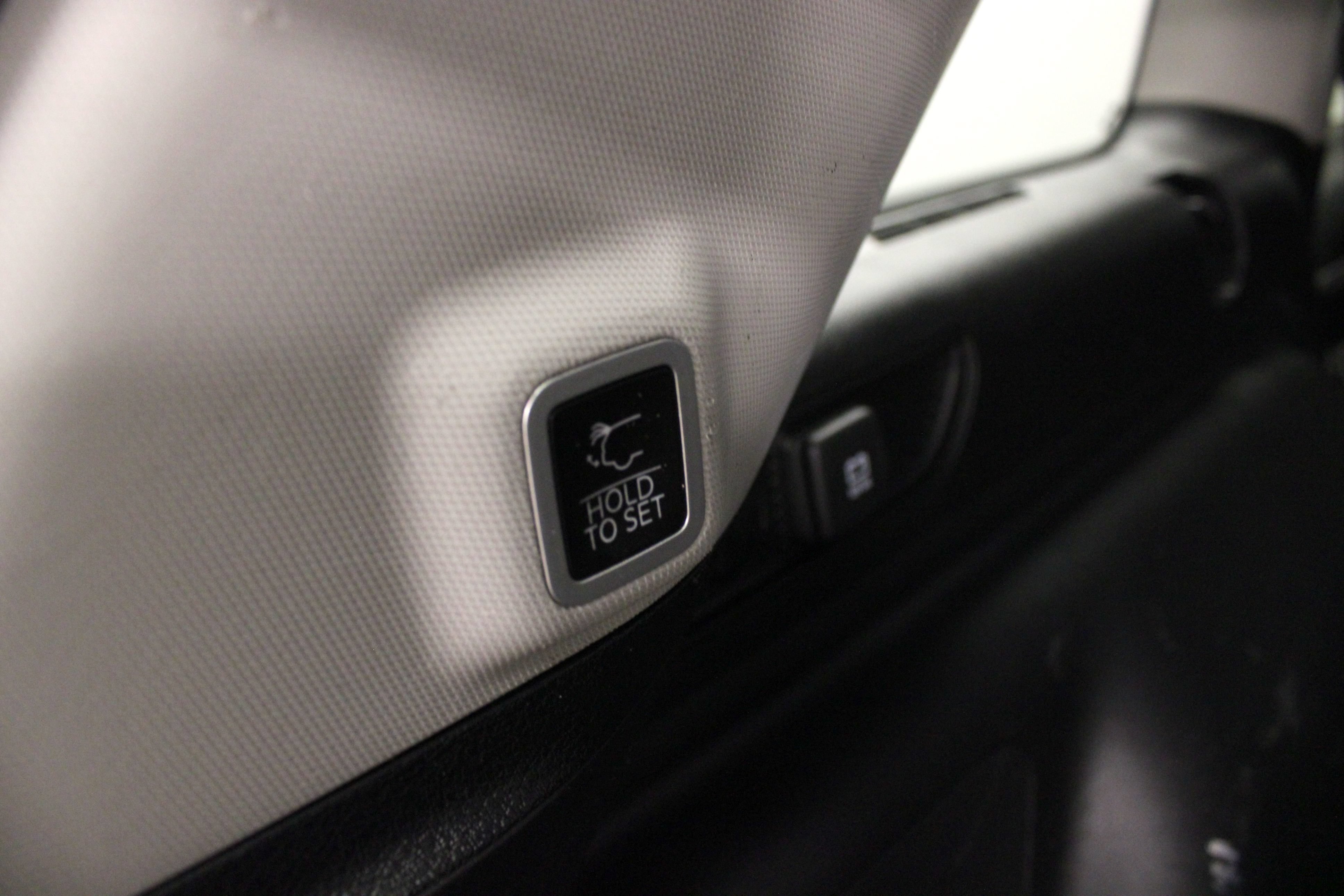 Used 2022 Silver Zynith Jeep 4xe image 14