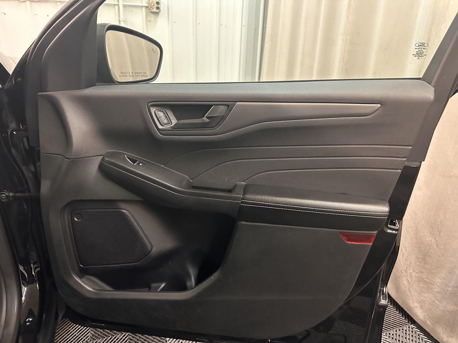 Used 2023 Agate Black Metallic Ford Active image 28