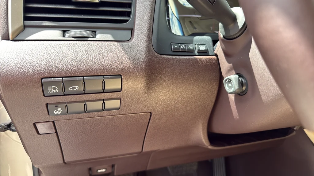 Used 2018 Beige Lexus 350 image 19