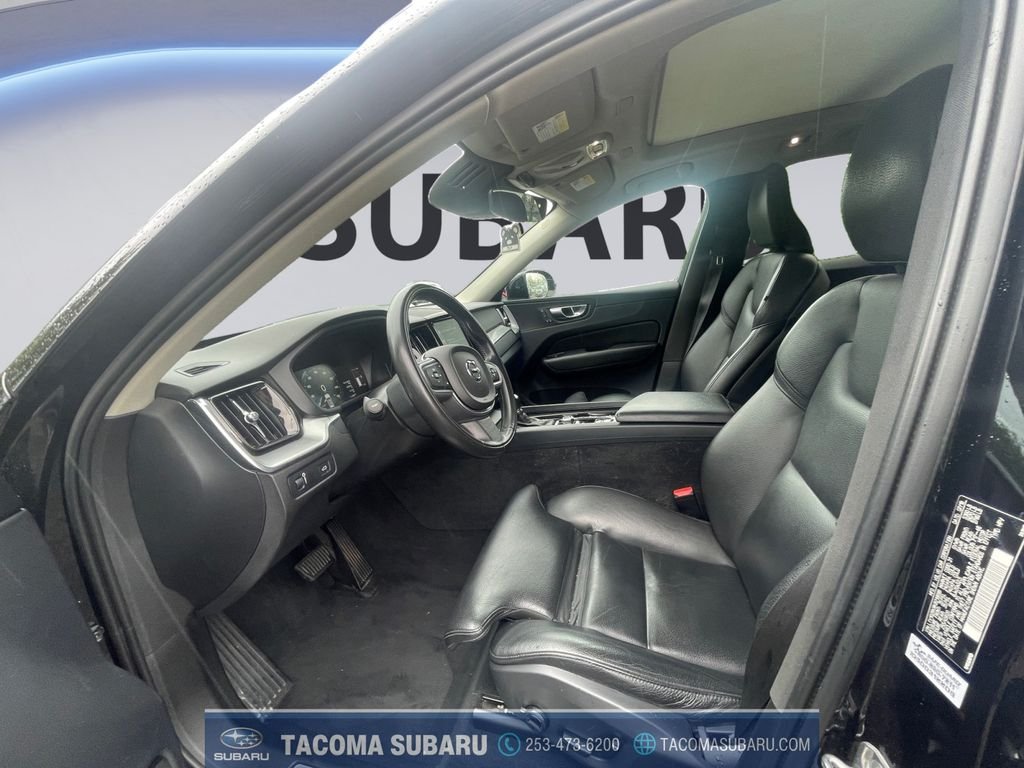 Used 2019 Black Volvo T5 Momentum image 10