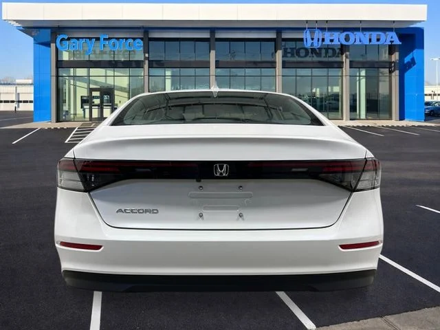 New 2026 Platinum White Pearl Honda LX image 4