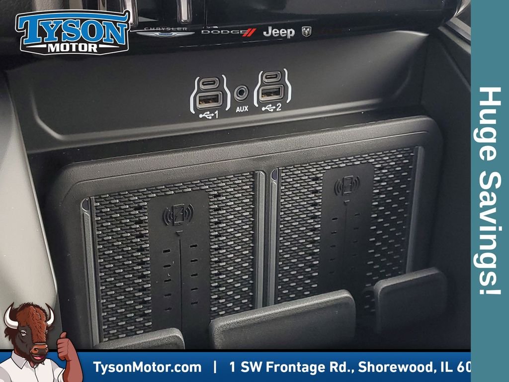 New 2026 Diamond Black Crystal Pearl-Coat Exterior Paint RAM Laramie image 32