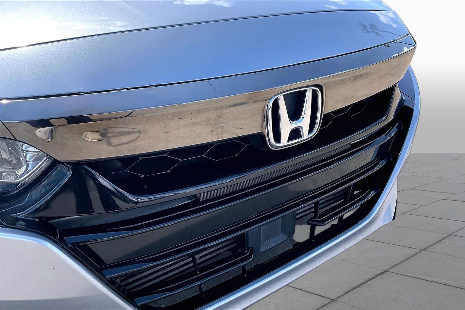 Used 2020 Lunar Silver Metallic Honda Sport image 30