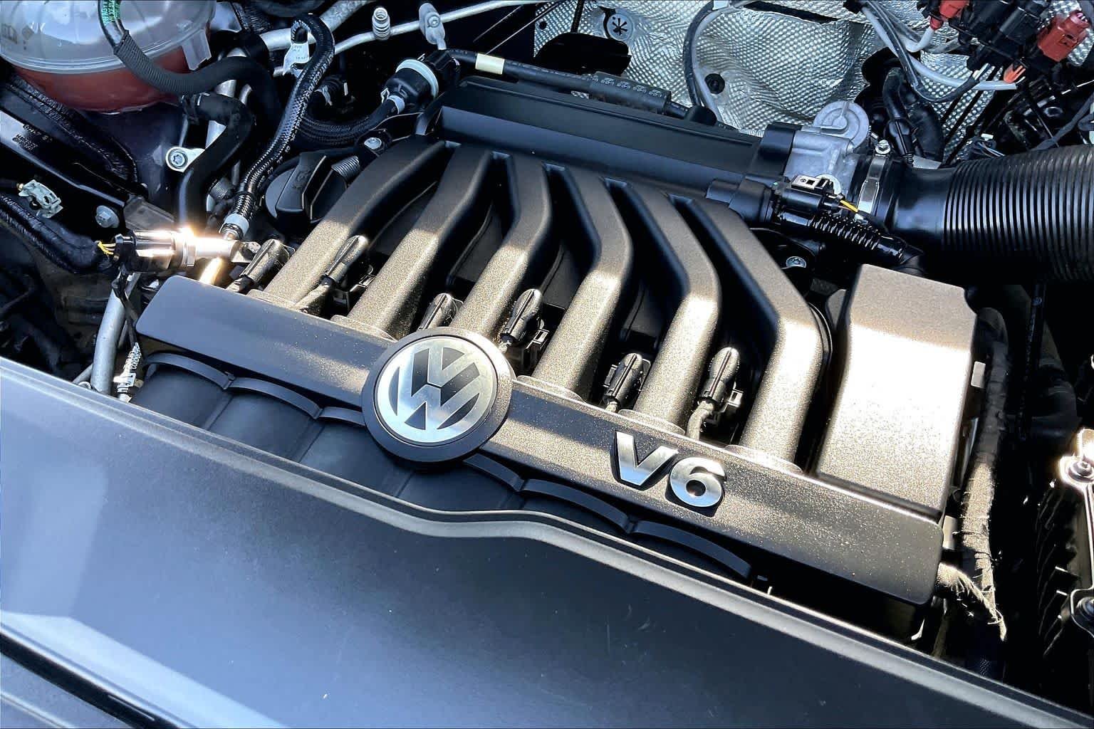 Used 2019  Volkswagen 3.6L V6 SE w/Technology image 29