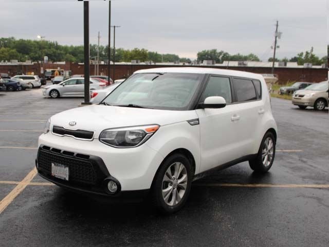 Used 2016 Clear White Kia Plus image 2