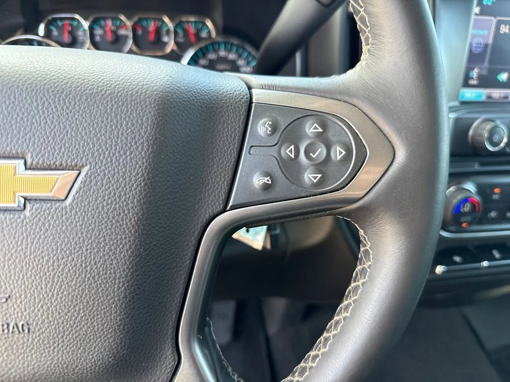 Used 2015 Black Chevrolet LT image 17