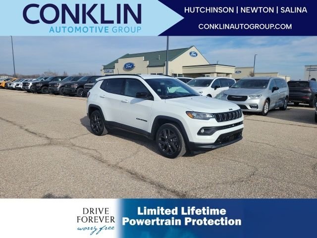 New 2026 Bright White Clearcoat Jeep Latitude image 1