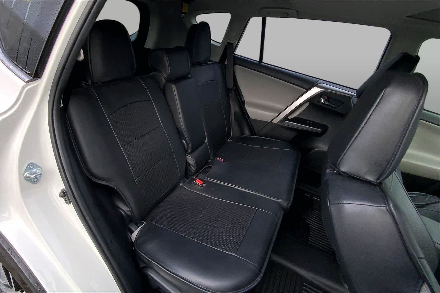Used 2017 Super White Toyota XLE image 19