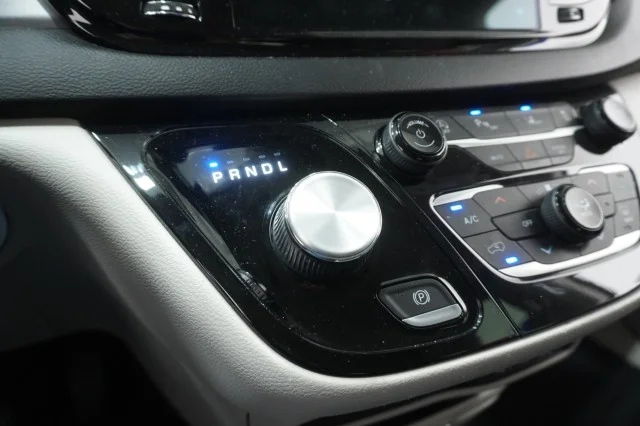Used 2022 GREY Chrysler Touring L image 31