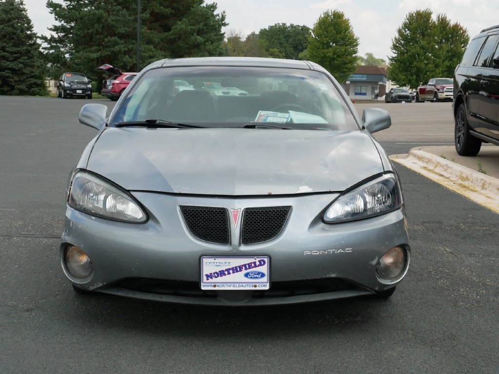 Used 2008 Shadow Gray Metallic Pontiac Base image 3