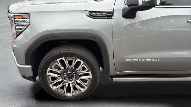 Used 2025 Sterling Metallic GMC Denali Ultimate image 33