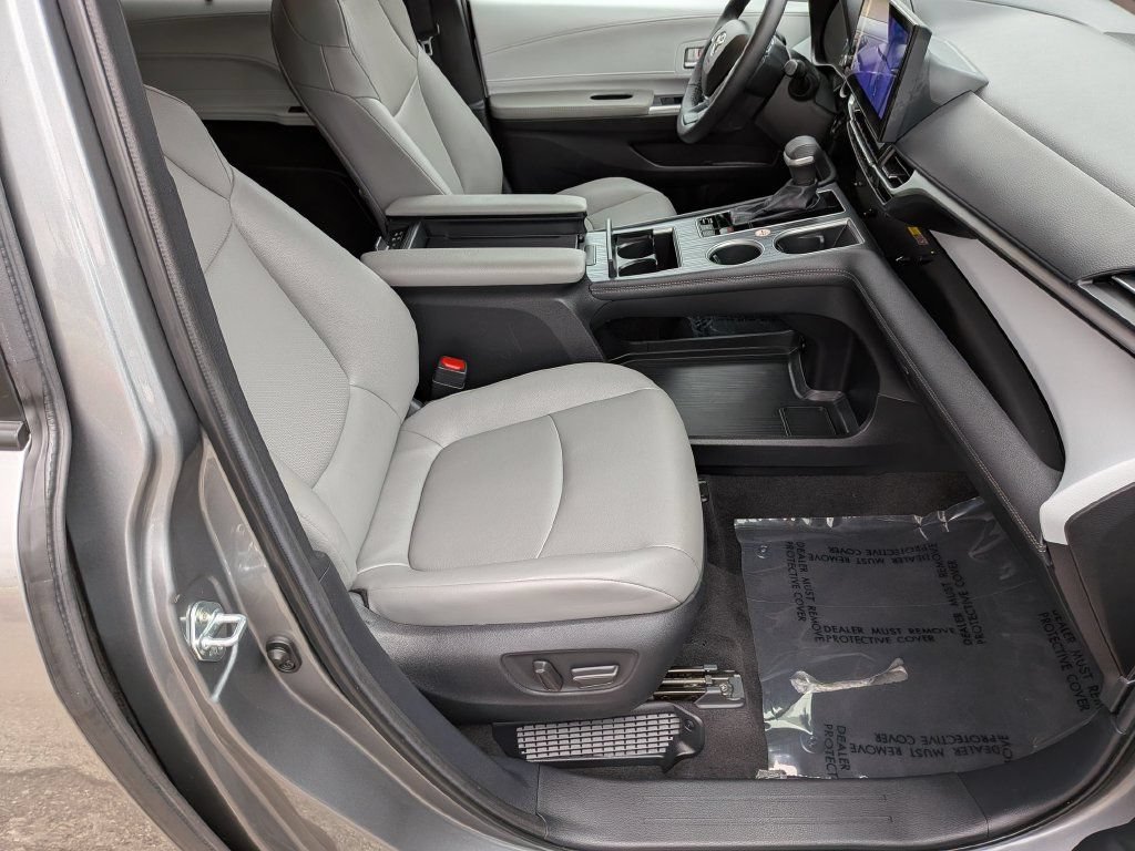 Used 2026  Toyota XLE image 41