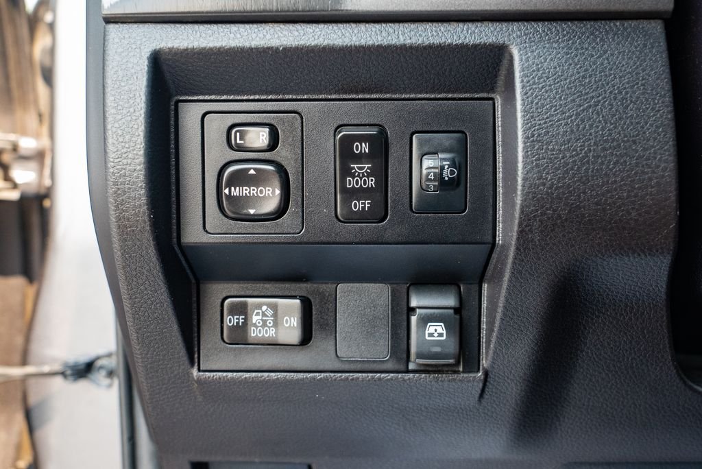 Used 2016 Magnetic Gray Metallic Toyota SR5 image 22
