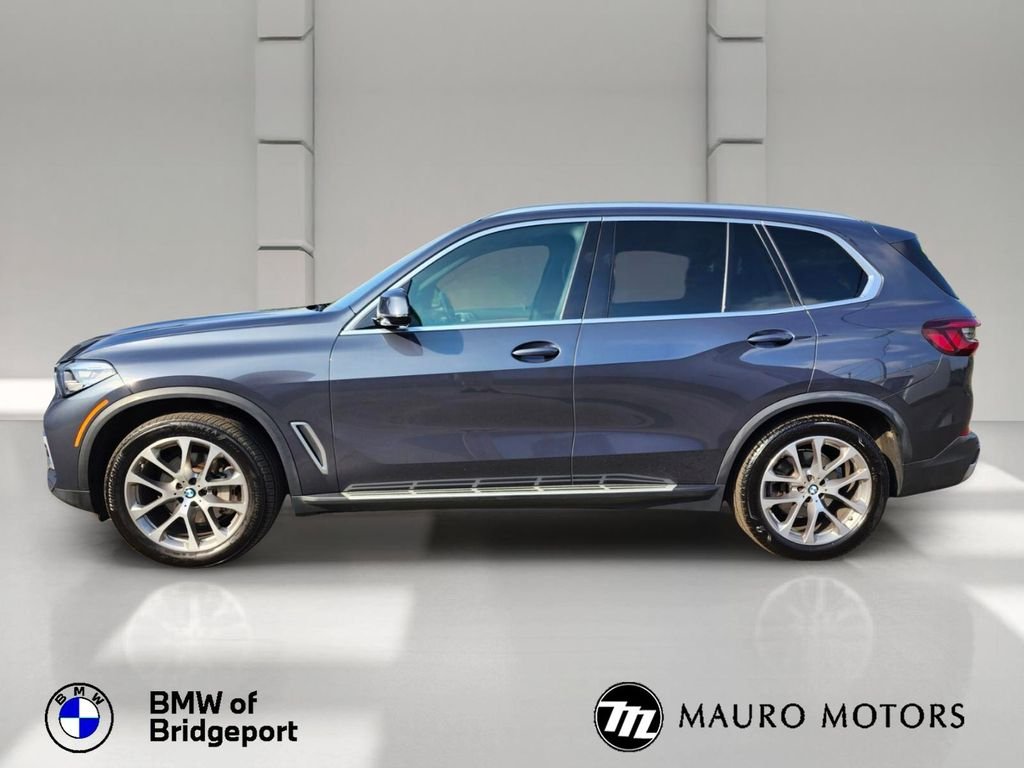 Used 2021 Gray BMW xDrive40i image 2