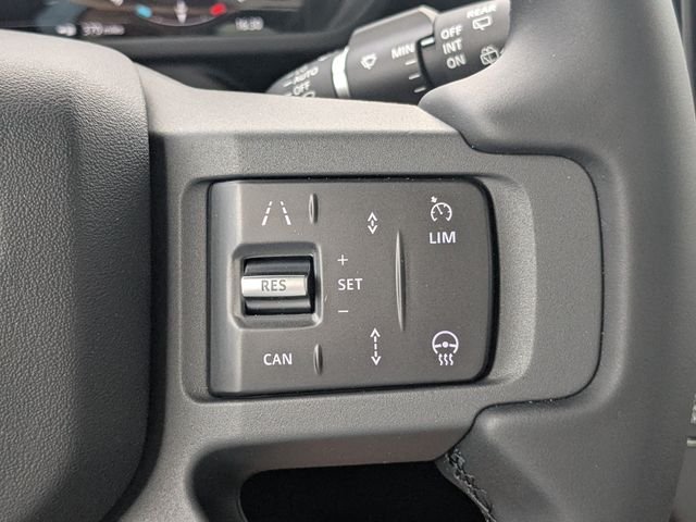 New 2026 Santorini Black Land Rover X-Dynamic SE image 28