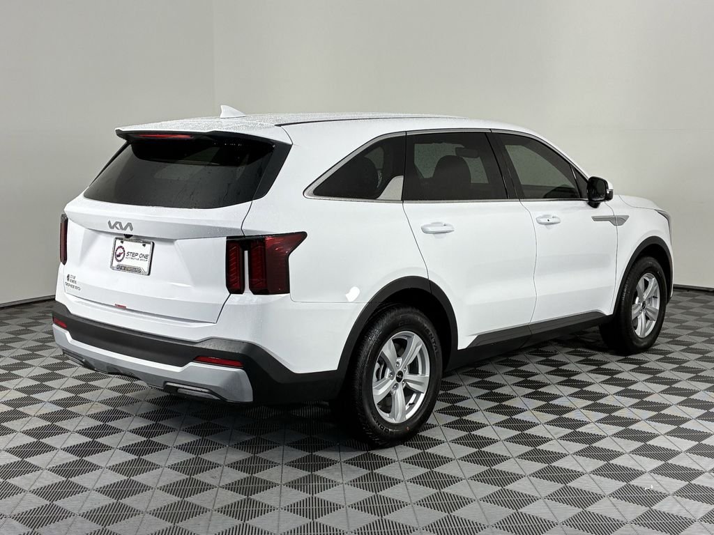 New 2026 Glacial White Pearl Kia LX image 7