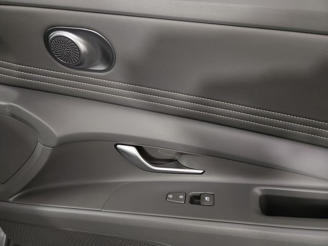 2025 Hyundai Elantra SEL - Photo 13