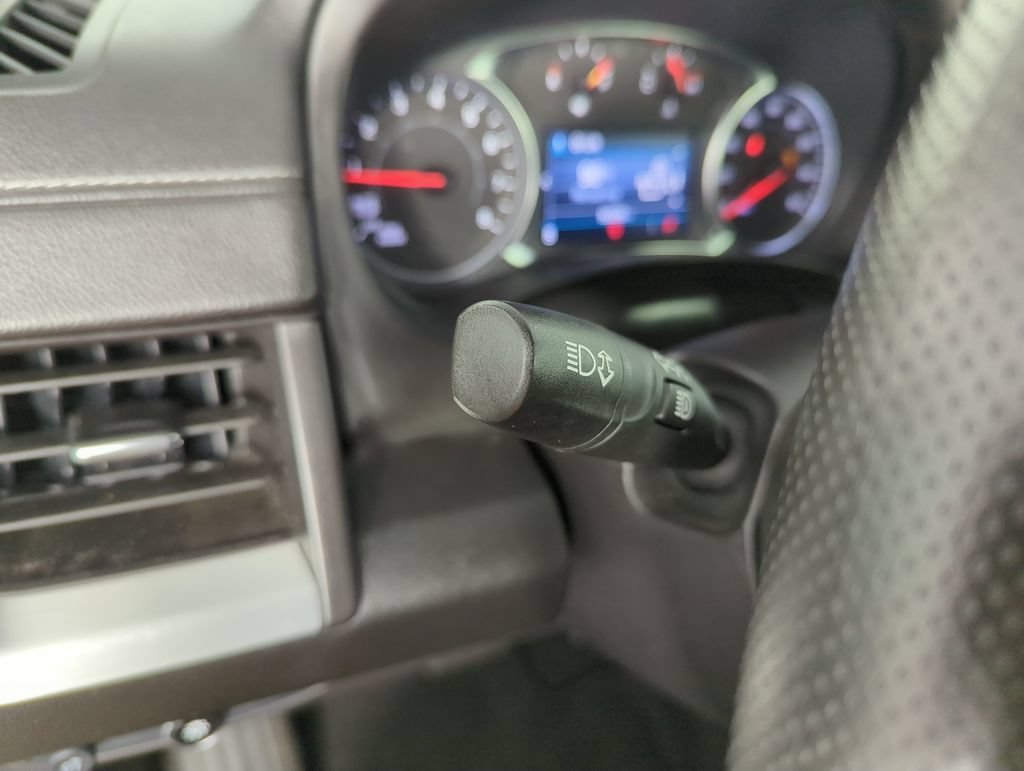 Used 2024 Sterling Metallic GMC SLE image 20