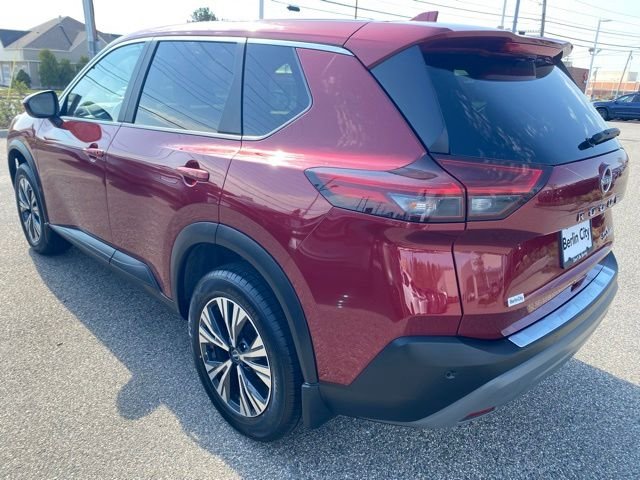 Used 2023 Red Nissan SV image 9