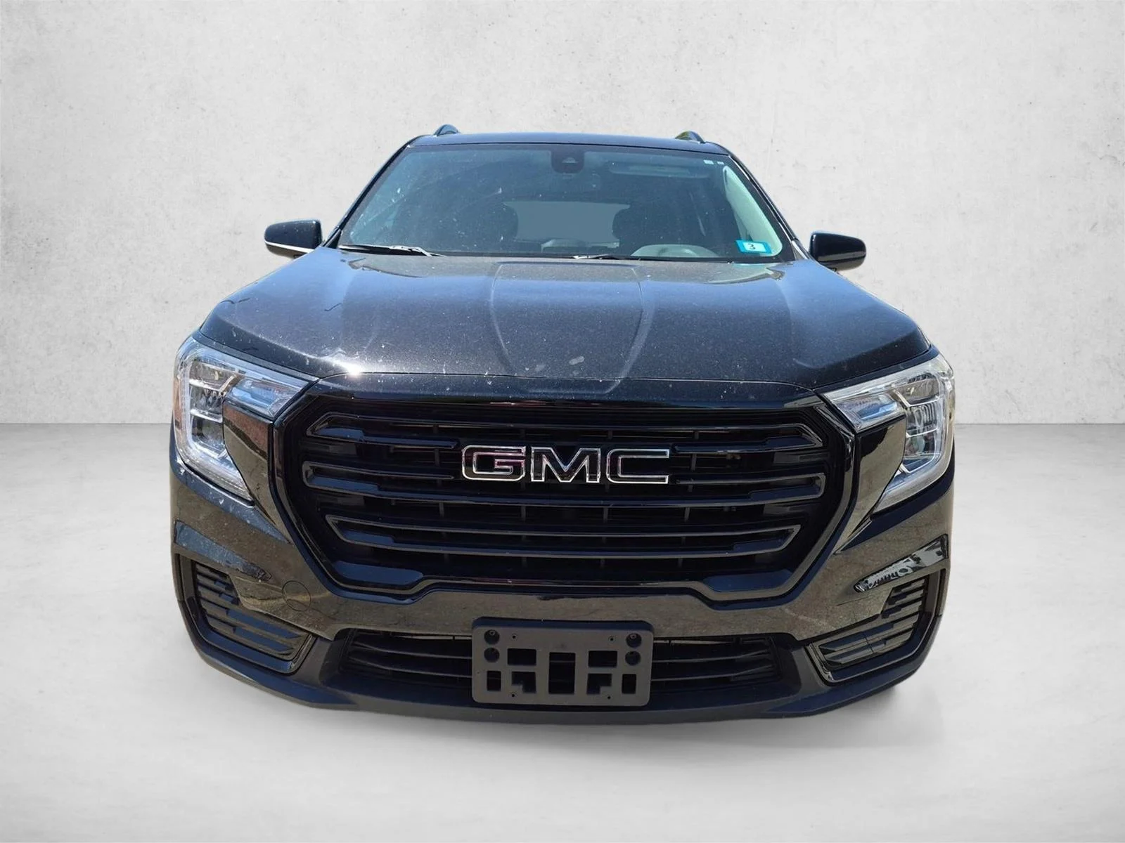 Used 2022 Ebony Twilight Metallic GMC SLE image 2