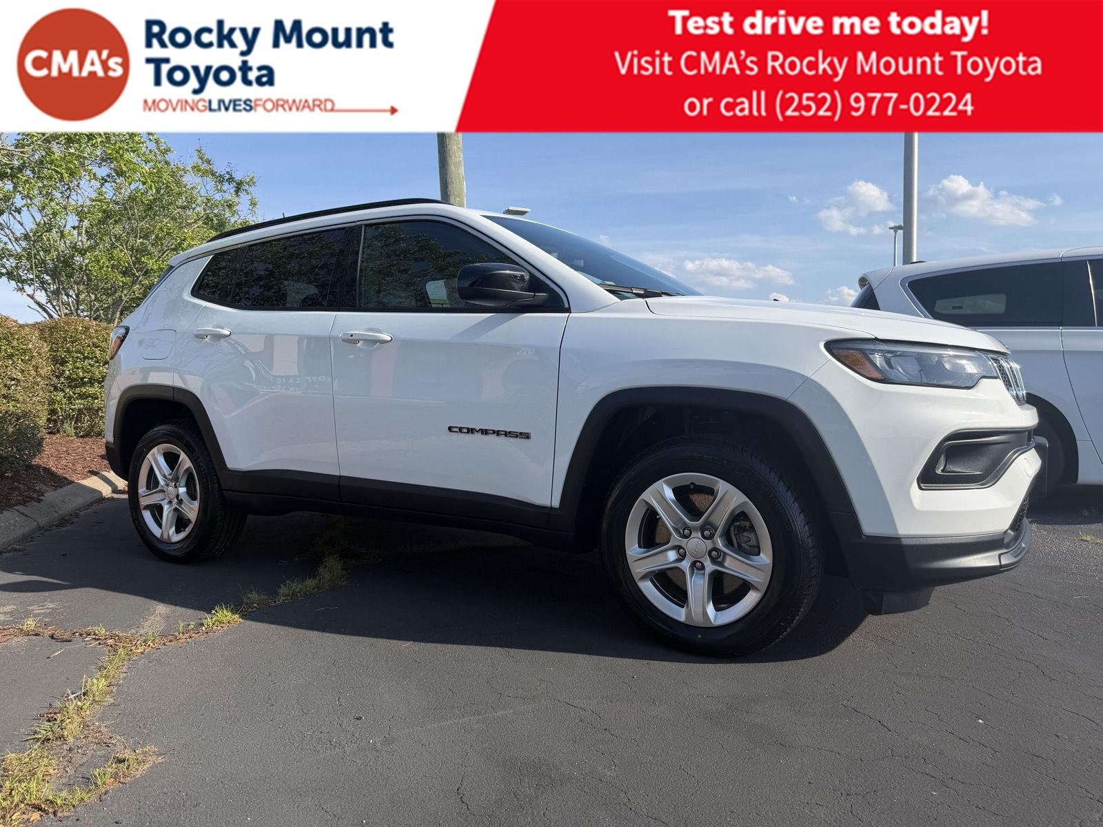 Used 2023 Bright White Clearcoat Jeep Latitude image 8