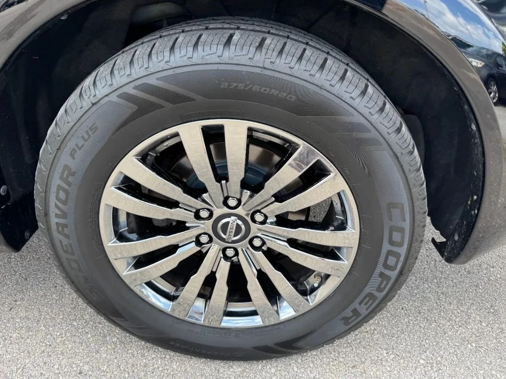 Used 2019 Black Nissan Platinum image 7