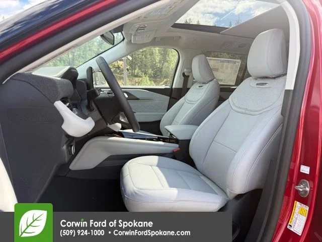 New 2026 Rapid Red Metallic Tinted Clearcoat Ford Platinum image 2