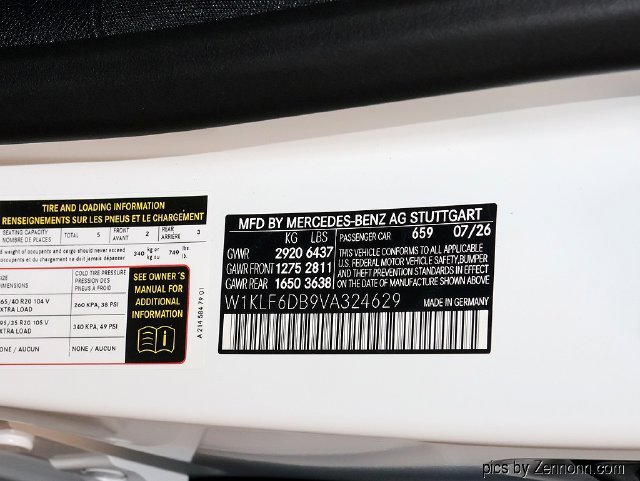 New 2027 MANUFAKTUR Moonlight White Magno Mercedes-Benz AMG® E 53 Hybrid Sedan image 63